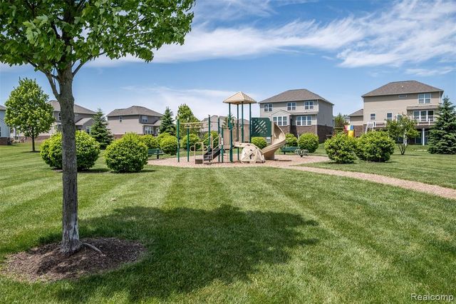 29926 Autumn Gold Drive, New Hudson, MI 48165