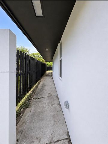 1708 NW 7th St, Fort Lauderdale, FL 33311