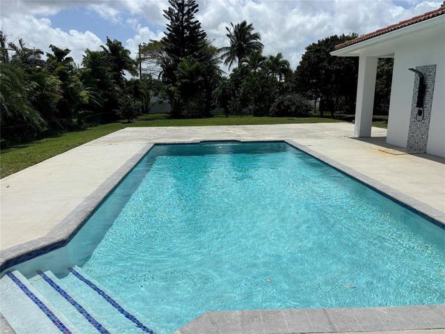 16650 SW 67th Place, Southwest Ranches, FL 33331