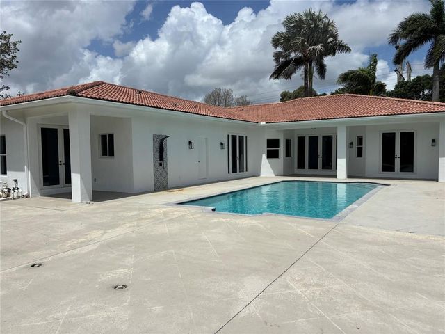 16650 SW 67th Place, Southwest Ranches, FL 33331