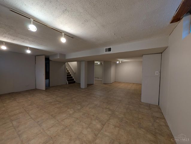 8829 Mockingbird Lane, Springfield Twp., OH 45231