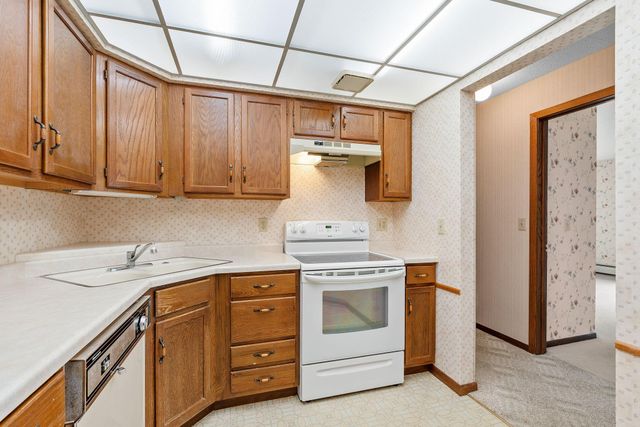 999 41st Avenue NE 114, Columbia Heights, MN 55421