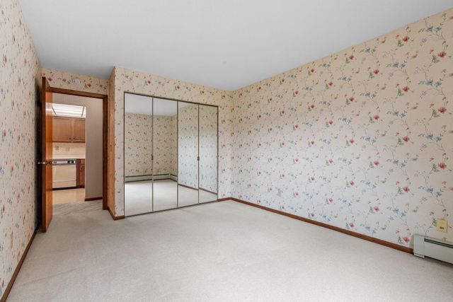 999 41st Avenue NE 114, Columbia Heights, MN 55421