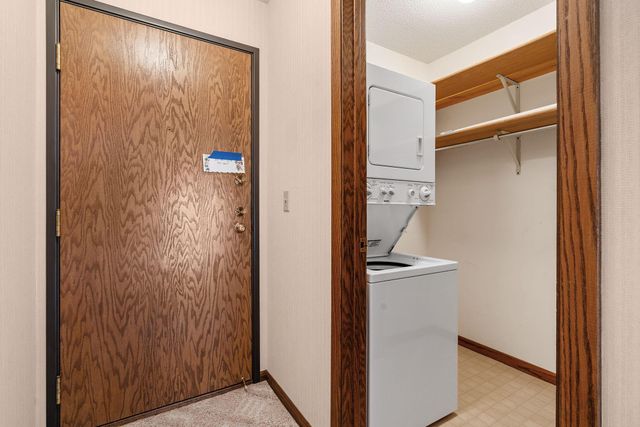 999 41st Avenue NE 114, Columbia Heights, MN 55421