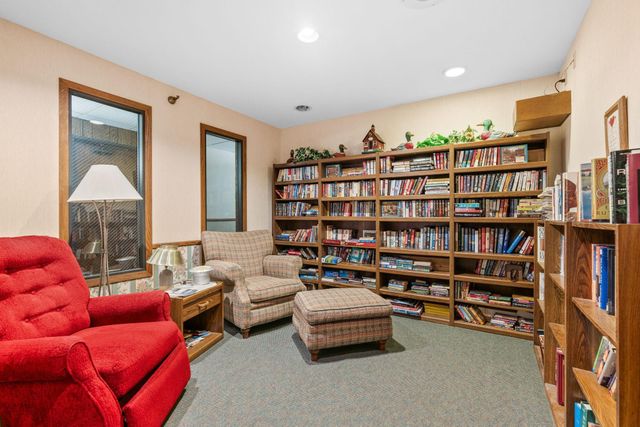 999 41st Avenue NE 114, Columbia Heights, MN 55421