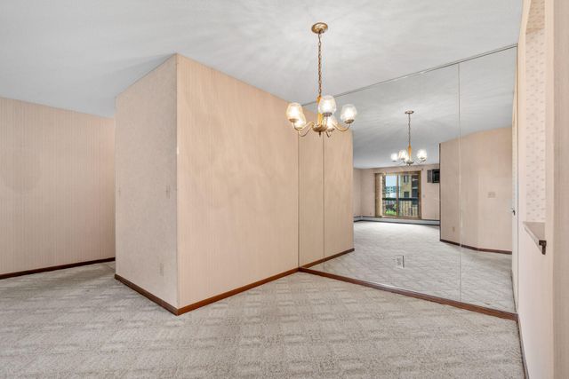 999 41st Avenue NE 114, Columbia Heights, MN 55421