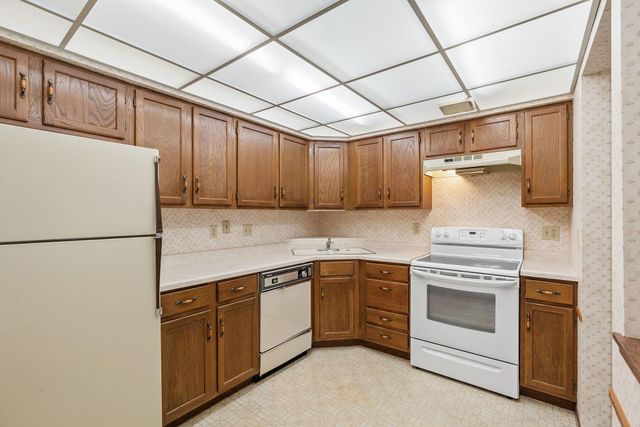 999 41st Avenue NE 114, Columbia Heights, MN 55421