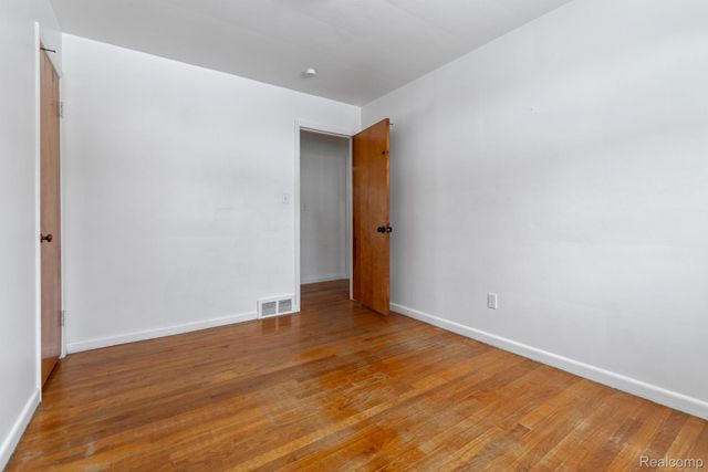 6690 Deering Street, Garden City, MI 48135