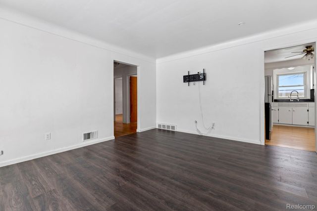 6690 Deering Street, Garden City, MI 48135