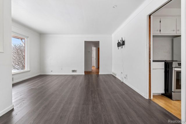 6690 Deering Street, Garden City, MI 48135