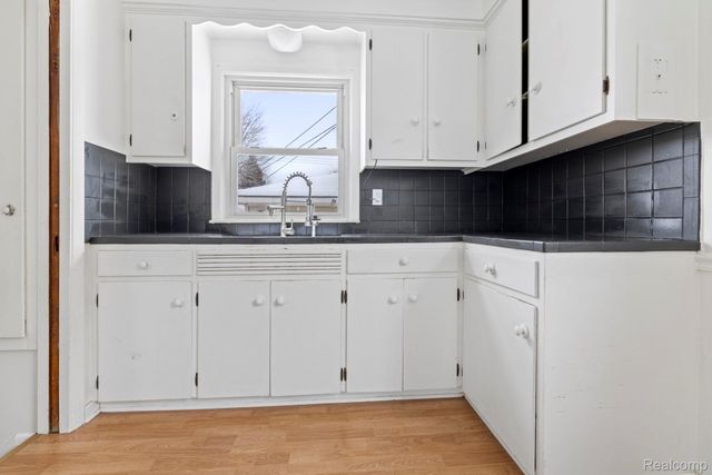 6690 Deering Street, Garden City, MI 48135