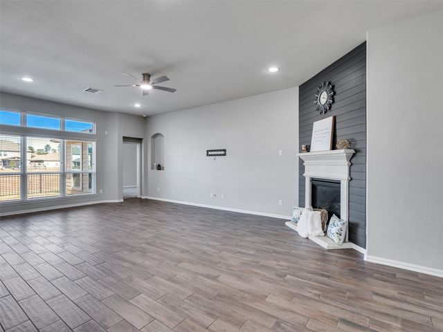 10190 N Whimbrel Circle, Conroe, TX 77385