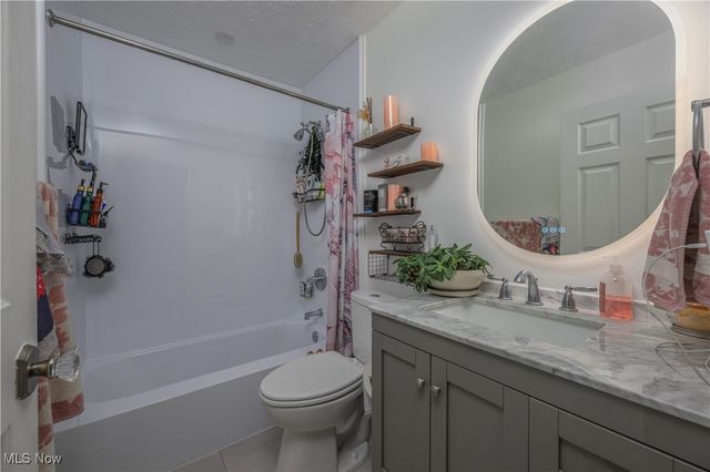 536 Austin Drive, Barberton, OH 44203