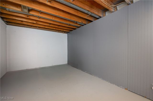 536 Austin Drive, Barberton, OH 44203