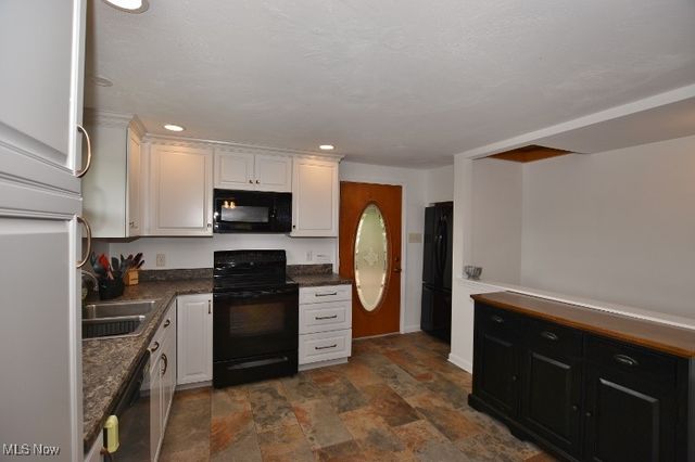 1121 Fiesta Road SW, Dellroy, OH 44620