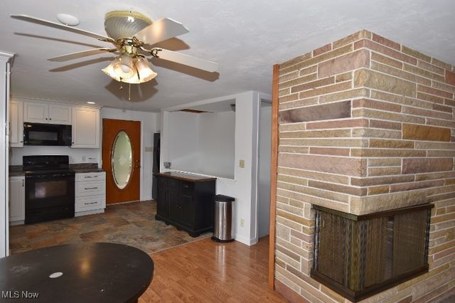 1121 Fiesta Road SW, Dellroy, OH 44620