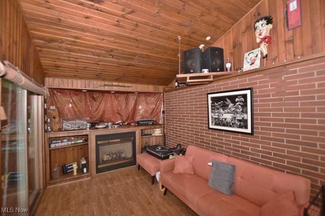 1121 Fiesta Road SW, Dellroy, OH 44620