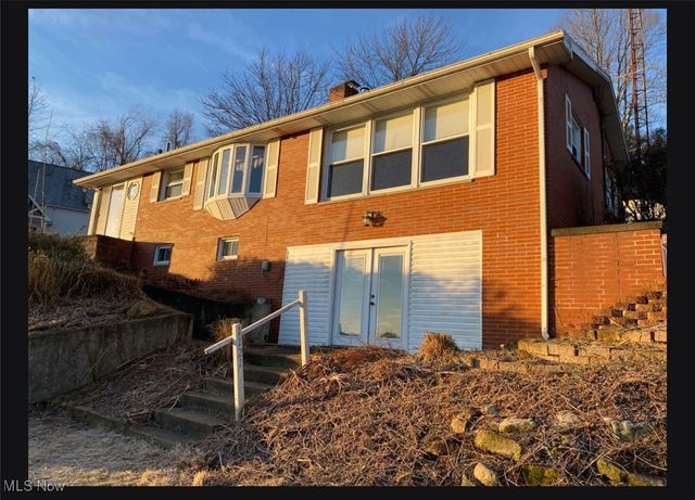 1121 Fiesta Road SW, Dellroy, OH 44620