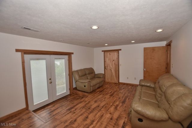 1121 Fiesta Road SW, Dellroy, OH 44620