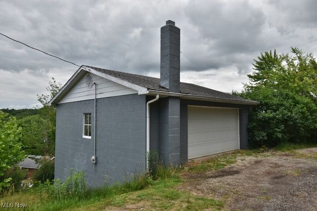 1121 Fiesta Road SW, Dellroy, OH 44620