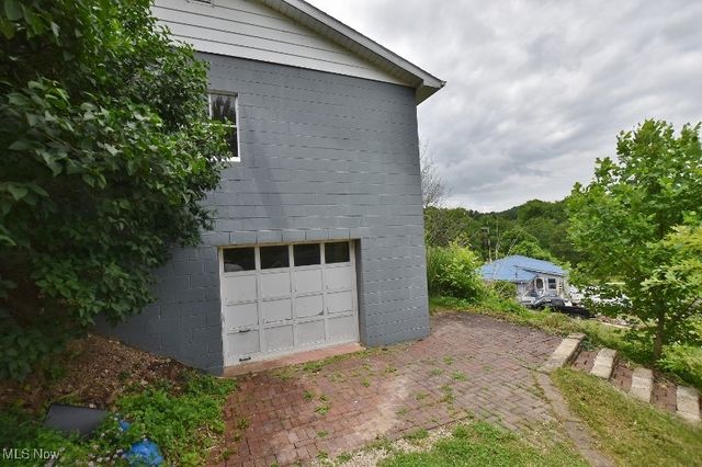 1121 Fiesta Road SW, Dellroy, OH 44620