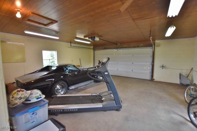 1121 Fiesta Road SW, Dellroy, OH 44620