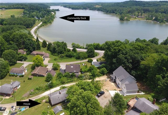 1121 Fiesta Road SW, Dellroy, OH 44620