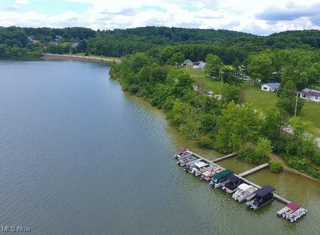 1121 Fiesta Road SW, Dellroy, OH 44620