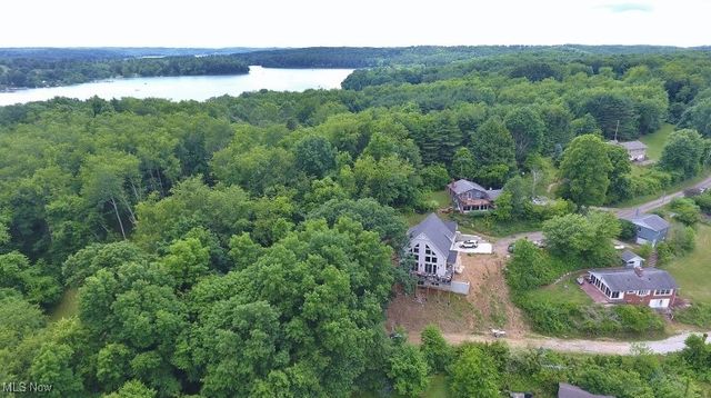 1121 Fiesta Road SW, Dellroy, OH 44620