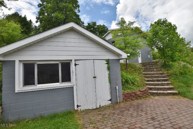 1121 Fiesta Road SW, Dellroy, OH 44620