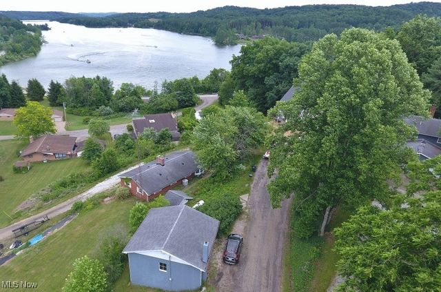 1121 Fiesta Road SW, Dellroy, OH 44620