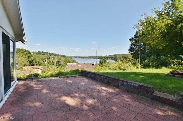 1121 Fiesta Road SW, Dellroy, OH 44620