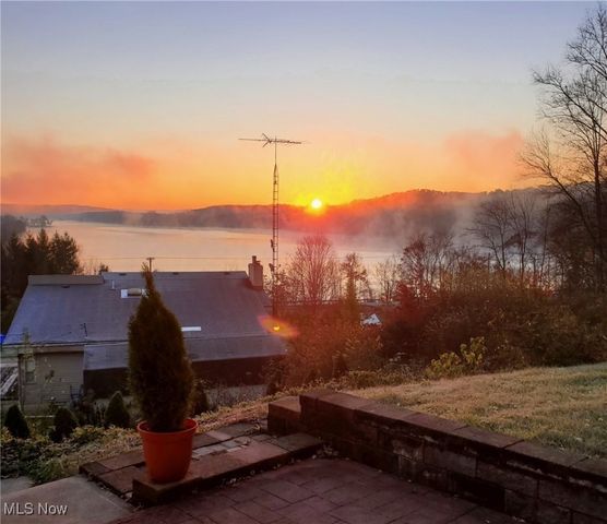 1121 Fiesta Road SW, Dellroy, OH 44620