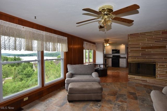 1121 Fiesta Road SW, Dellroy, OH 44620