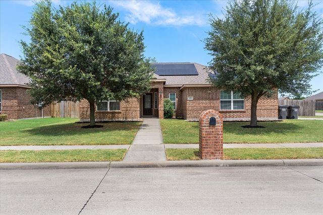 621 Meadow Springs Drive, Glenn Heights, TX 75154