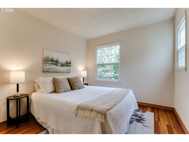 1924 FRIENDLY St, Eugene, OR 97405