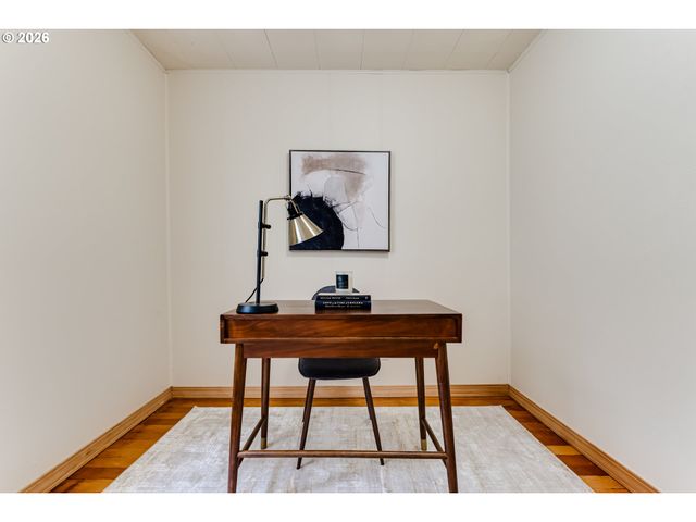 1924 FRIENDLY St, Eugene, OR 97405