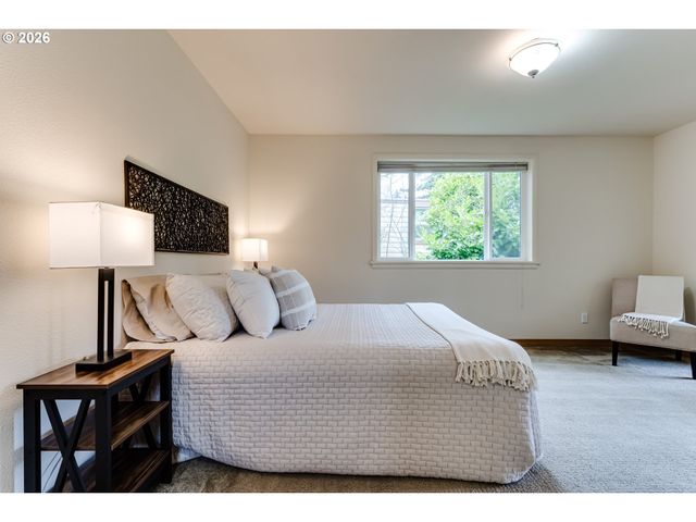 1924 FRIENDLY St, Eugene, OR 97405