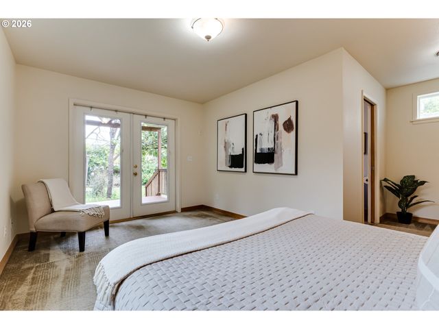 1924 FRIENDLY St, Eugene, OR 97405