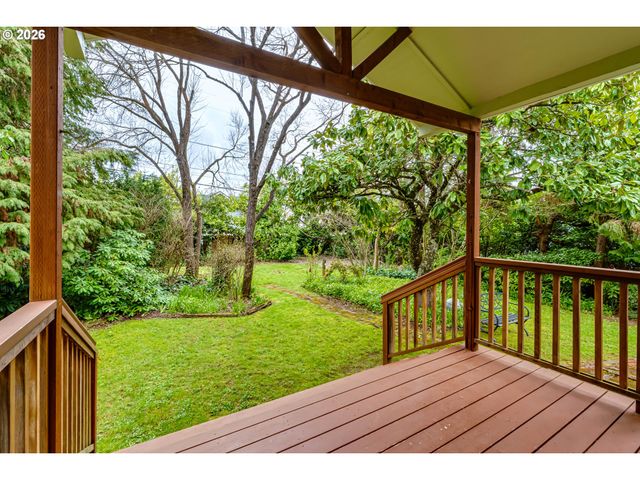 1924 FRIENDLY St, Eugene, OR 97405