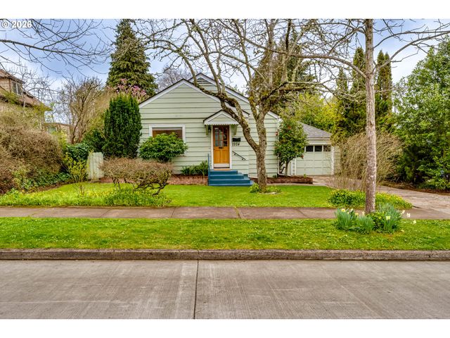1924 FRIENDLY St, Eugene, OR 97405