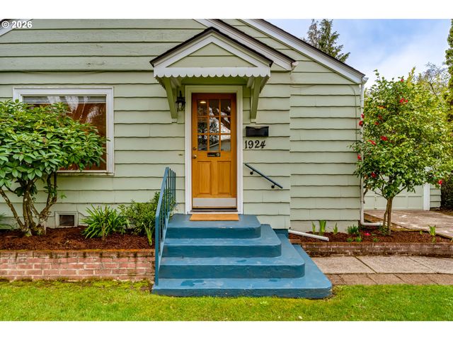 1924 FRIENDLY St, Eugene, OR 97405