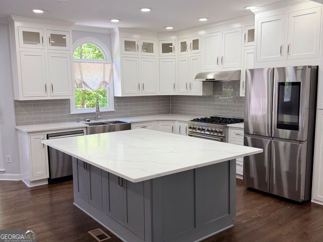1424 Chatsworth Trace, Lawrenceville, GA 30044