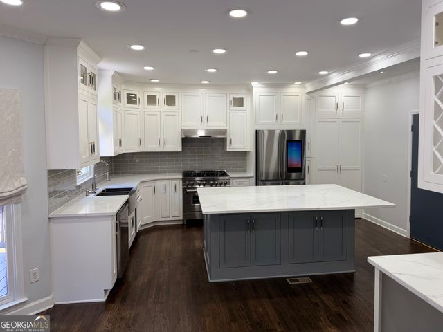 1424 Chatsworth Trace, Lawrenceville, GA 30044