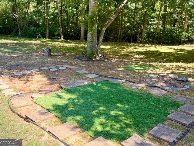 1424 Chatsworth Trace, Lawrenceville, GA 30044
