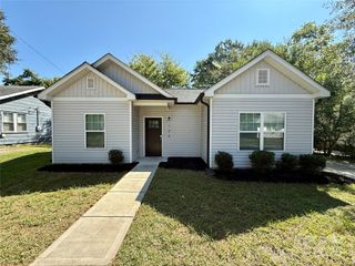 106 S Elm Street S, Gastonia, NC 28052
