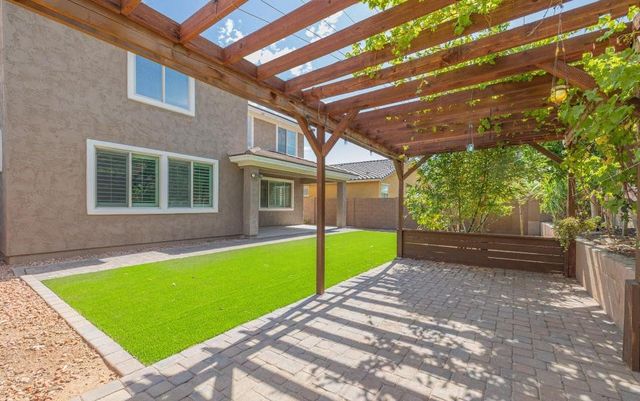 2532 W Corva Drive, Phoenix, AZ 85085