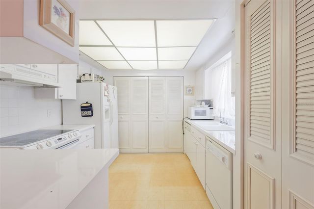 1250 S PINELLAS AVE 910, Tarpon Springs, FL 34689
