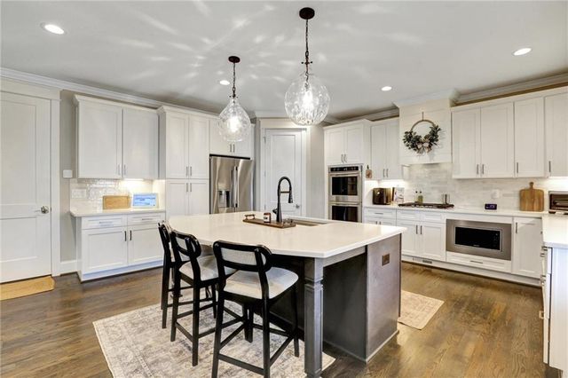 6108 Hutchins Drive, Buford, GA 30518