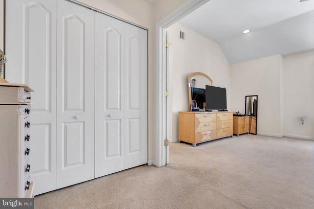 15 TRADEWINDS AVE, Barnegat, NJ 08005